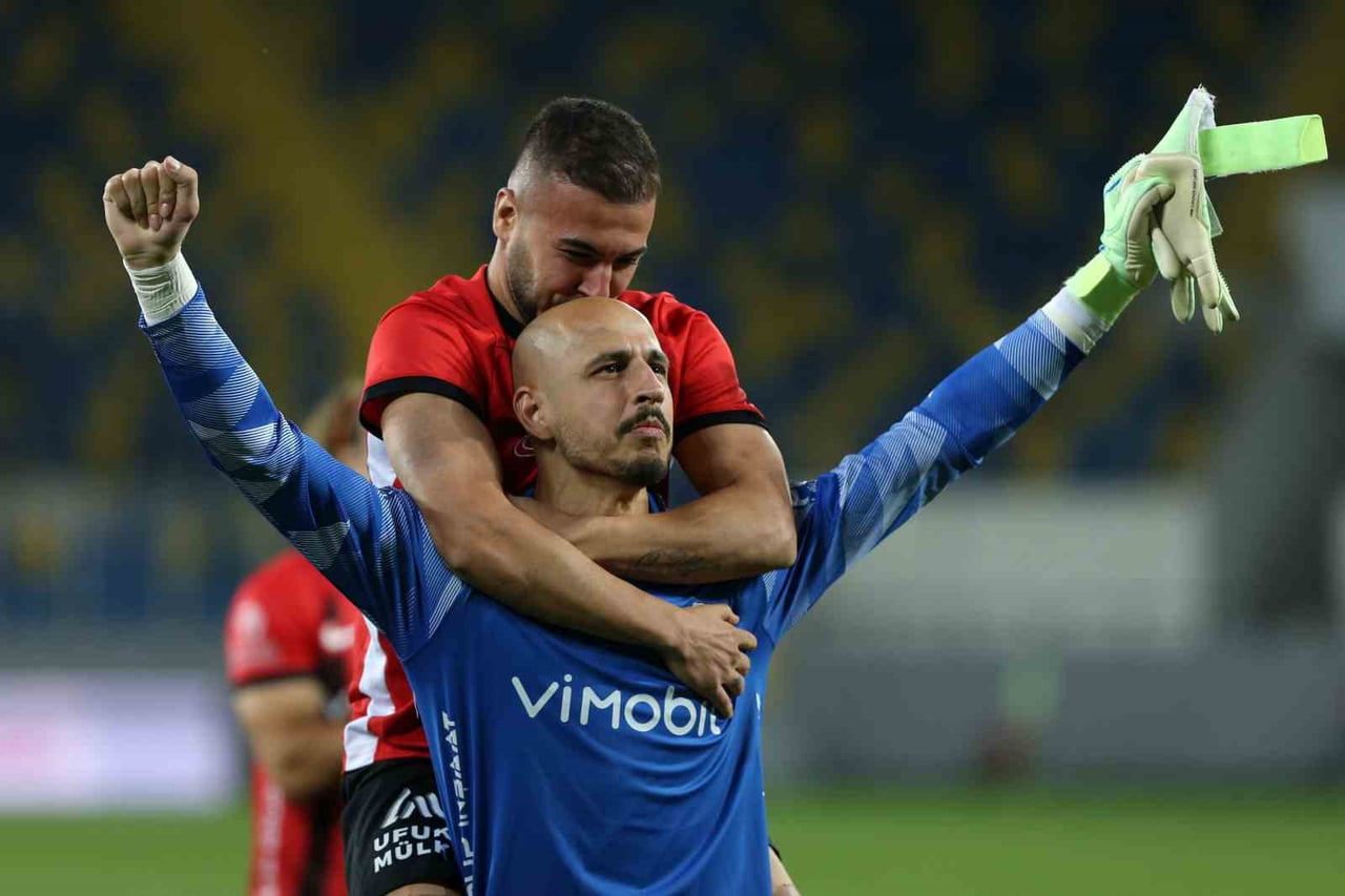 GÖZTEPE, GENÇLERBİRLİĞİ’NDEN ERHAN ERENTÜRK’ÜN PEŞİNDE