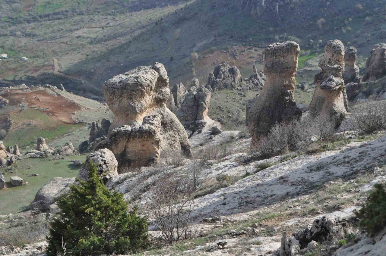 GÜNEYDOĞU’NUN KAPADOKYA’SI DİYARBAKIR'IN ÇERMİK İLÇESİNDE BULUNAN GELİNCİK DAĞI TURİZME...