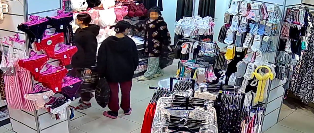 GÜVENLİK KAMERASI GÖRÜNTÜLERİ HIRSIZLIK ANLARI