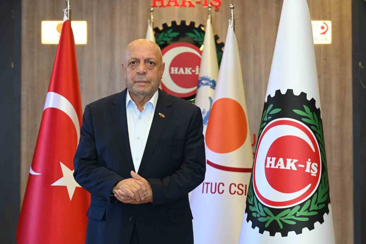 HAK-İŞ GENEL BAŞKANI MAHMUT ARSLAN, 10 OCAK ÇALIŞAN GAZETECİLER GÜNÜ DOLAYISIYLA YAPTIĞI...