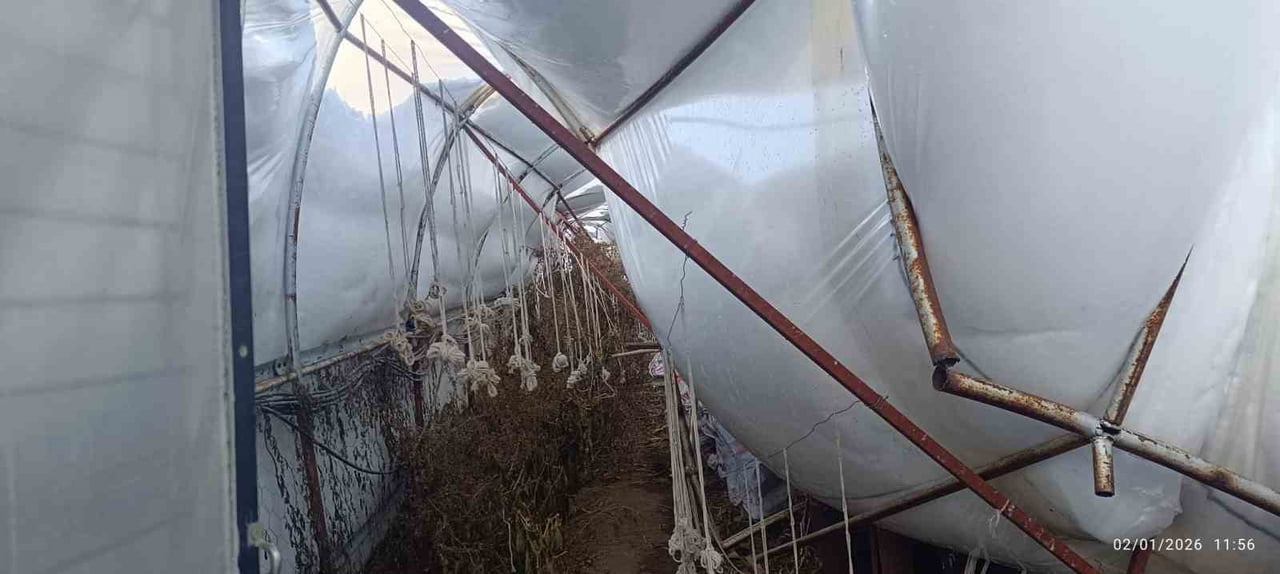 HAKKARİ-ÇUKURCA KARAYOLU ÜZERİNDE BULUNAN MERKEZE BAĞLI ÇİMENLİ KÖYÜNDE, YOĞUN KAR YAĞIŞI...