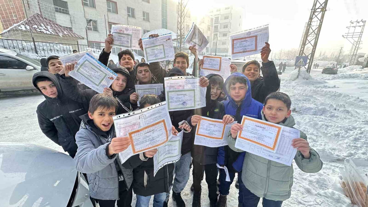 HAKKARİ’NİN YÜKSEKOVA İLÇESİNDE 2025-2026 EĞİTİM ÖĞRETİM YILININ İLK DÖNEMİNİN SONA ERMESİYLE 30...