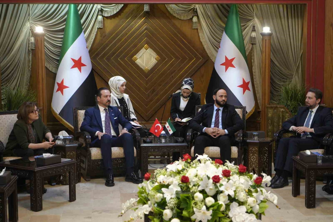 HALEP (İHA) - AK PARTİ GENEL BAŞKAN YARDIMCISI KÜRŞAD ZORLU VE BERABERİNDEKİ HEYET, SURİYE...