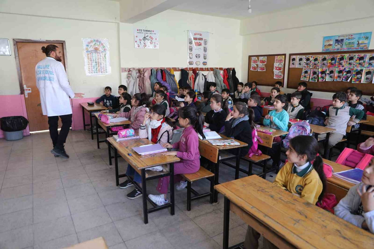 HALİLİYE BELEDİYESİ’NDEN ÖĞRENCİLERE FARKINDALIK EĞİTİMİ