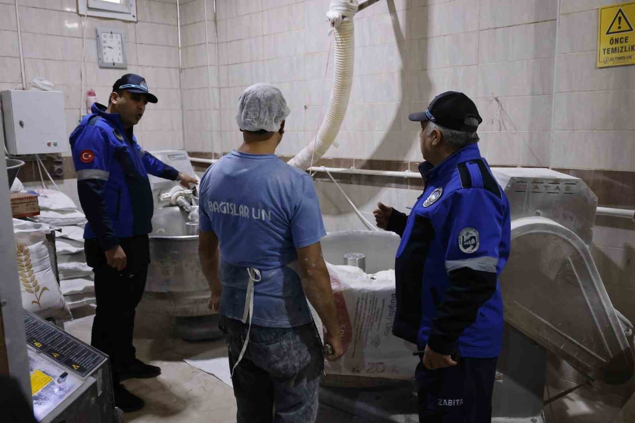 HATAY BÜYÜKŞEHİR BELEDİYESİ EKİPLERİ, VATANDAŞLARIN SAĞLIKLARINI VE EKONOMİK HAKLARINI KORUMAK...