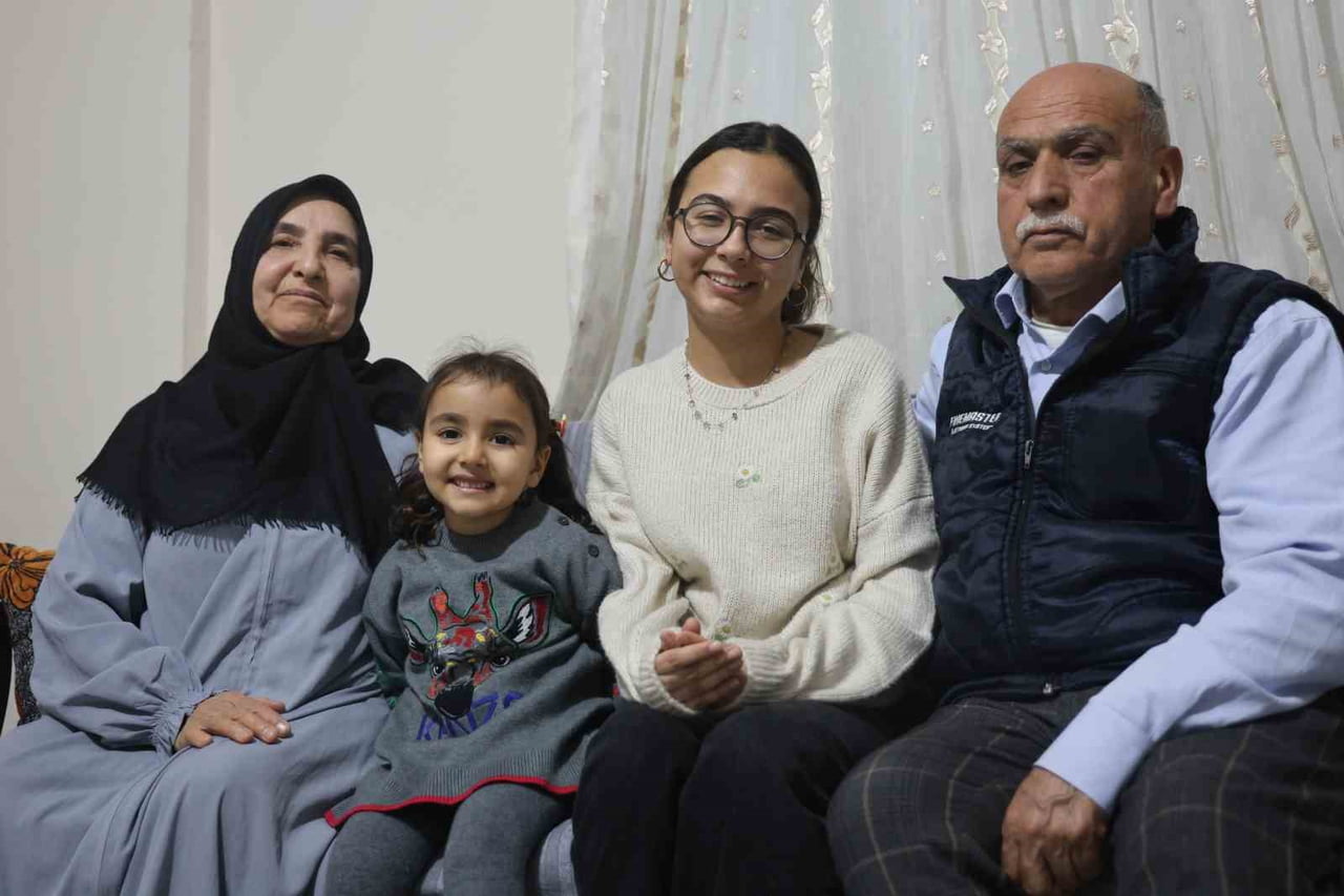 HATAY’DA 3 EVLADINI KAYBEDİP ONLARIN EMANETİ OLAN 14 YAŞINDAKİ EMİNE DİNÇ İLE 4 YAŞINDAKİ ALYE...