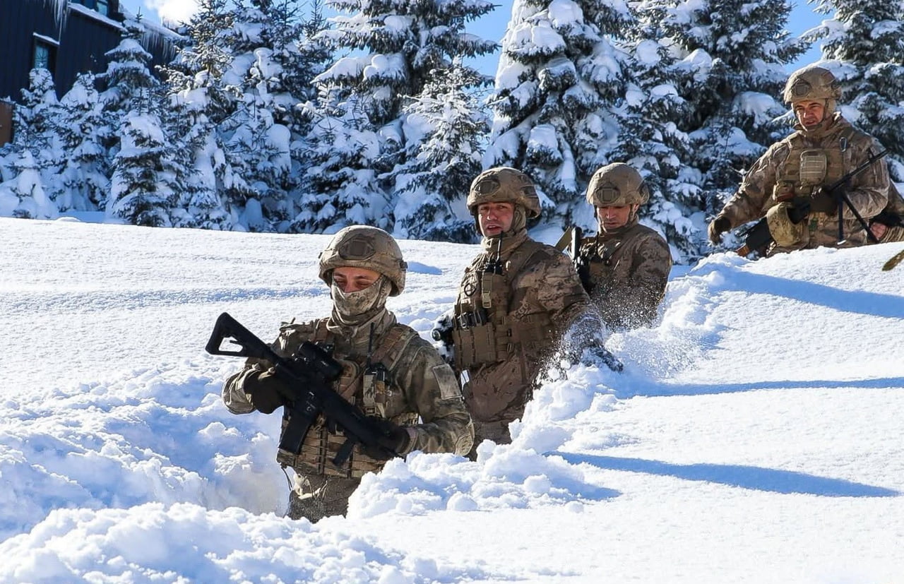 İL JANDARMA KOMUTANLIĞI’NA BAĞLI JANDARMA ARAMA VE KURTARMA TİMLERİ (JAK) VE KOMANDA TİMLERİ İLE...