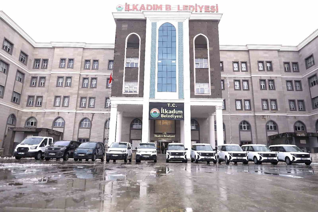 İLKADIM BELEDİYESİ, VATANDAŞLARA DAHA HIZLI, ETKİN VE KALİTELİ HİZMET VEREBİLMEK İÇİN 10 YENİ...