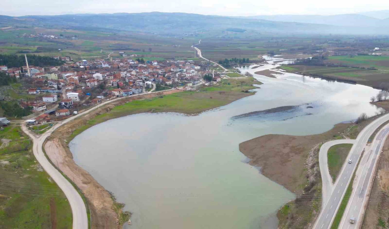 İNEGÖL BELEDİYESİ TARAFINDAN HAMZABEY MAHALLESİ’NDE HAYATA GEÇİRİLEN KIYI REKREASYON PROJESİ...