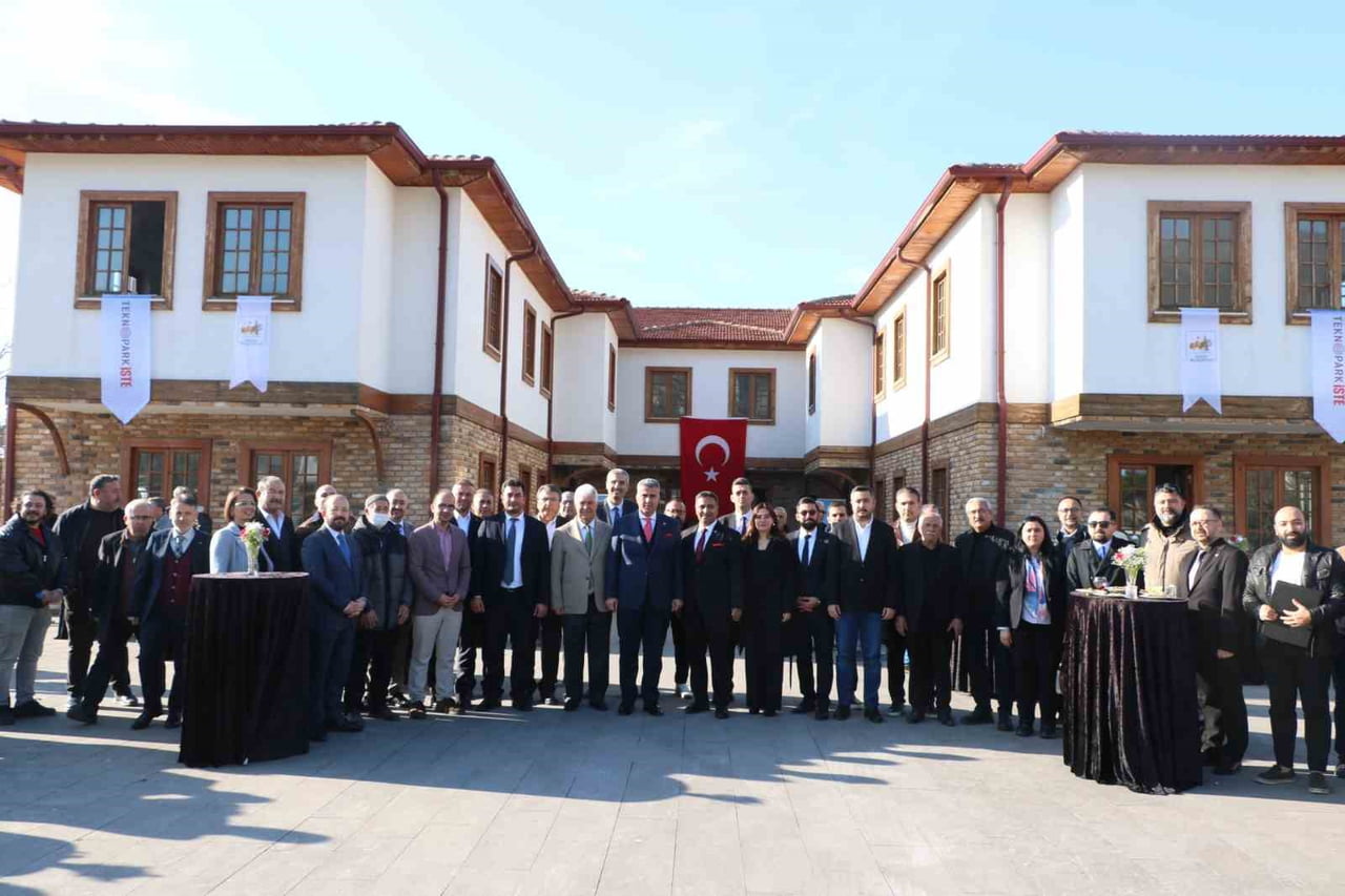 İSKENDERUN TEKNİK ÜNİVERSİTESİ VE PAYAS BELEDİYESİ ARASINDA İMZALANAN PROTOKOLLE KÜLTÜR EVİ...
