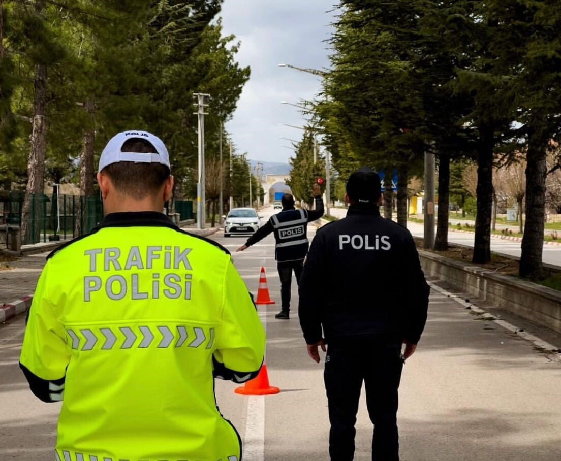 ISPARTA GENELİNDE POLİS BÖLGESİNDE BİR HAFTADA GERÇEKLEŞTİRİLEN DENETİMLERDE 19 BİN 725 KİŞİ...