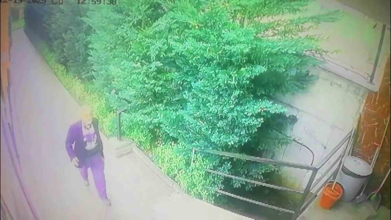 İSTANBUL'UN ÇEKMEKÖY İLÇESİNDE KALP VE ALZHEİMER HASTASI 78 YAŞINDAKİ MEHMET PAMUKÇUOĞLU, TORUNUNU...