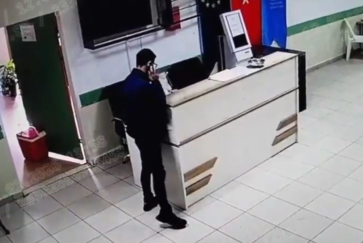 İSTANBUL BÜYÜKÇEKMECE'DE İLÇE SAĞLIK MÜDÜRLÜĞÜNDE MASADAKİ CEP TELEFONUNU ÇALAN HIRSIZ YAKALANDI....