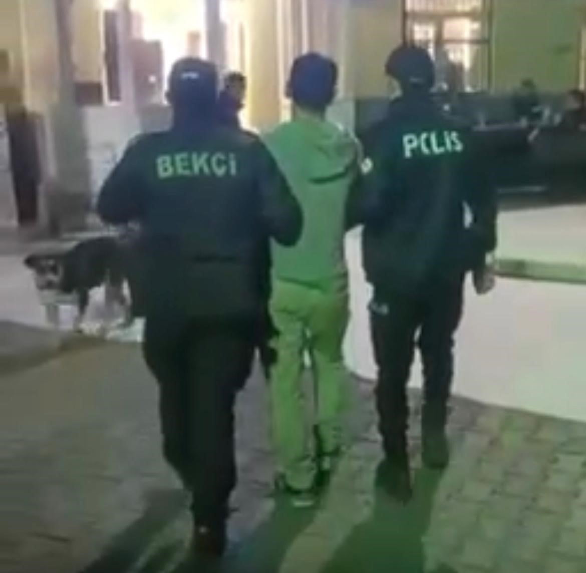 İZMİR’İN KARABAĞLAR İLÇESİNDE, KASTEN YARALAMA SUÇUNDAN HAKKINDA 11 YIL KESİNLEŞMİŞ HAPİS CEZASI...