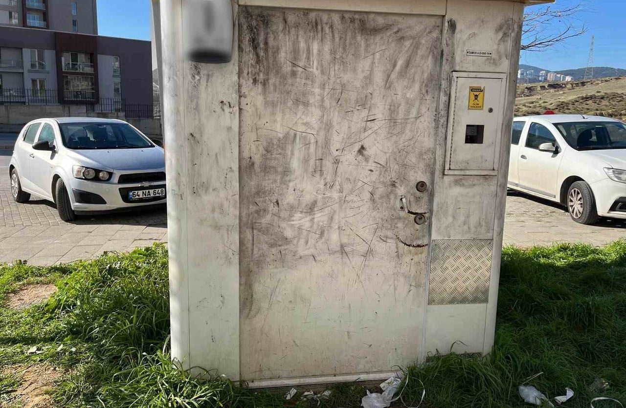 İZMİR’İN KARABAĞLAR İLÇESİNDE, PARA NAKİL ARACINA YÖNELİK GERÇEKLEŞTİRİLEN SİLAHLI SOYGUN OLAYIYLA...