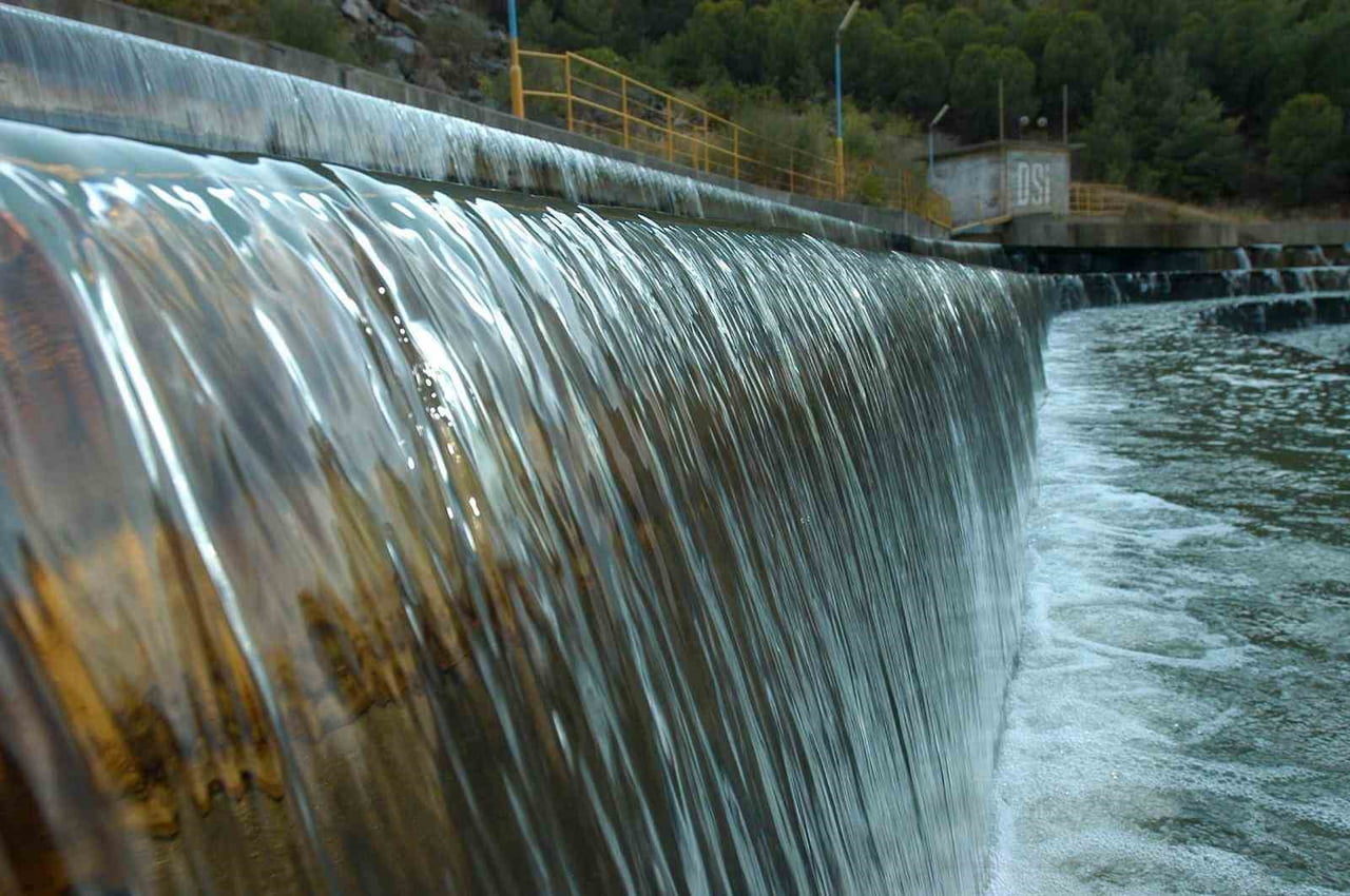 İZSU GENEL MÜDÜRLÜĞÜ, KURAKLIK RİSKİNE KARŞI MEVCUT SUYU DAHA VERİMLİ KULLANMANIN YANINDA YENİ...