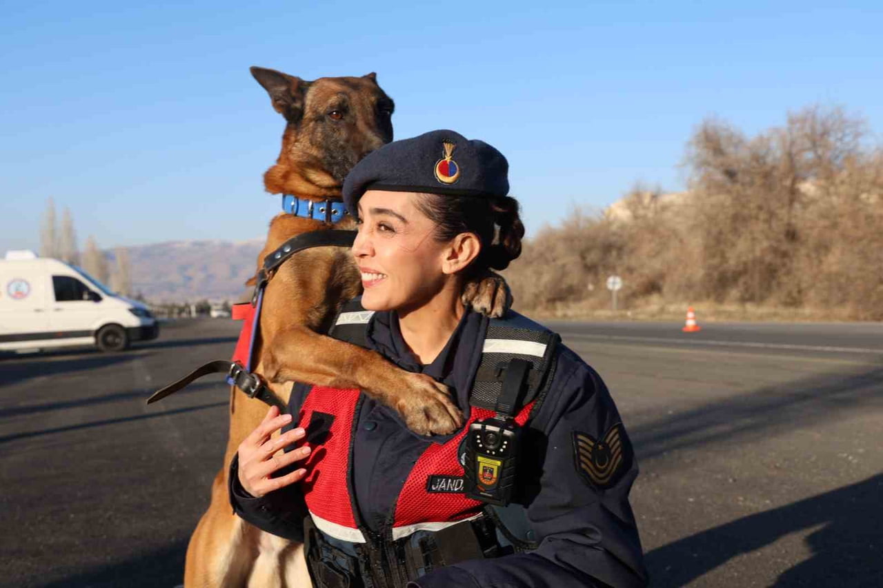 JANDARMA GENEL KOMUTANLIĞI BÜNYESİNDE FAALİYET GÖSTEREN JANDARMA AT VE KÖPEK EĞİTİM MERKEZİ...