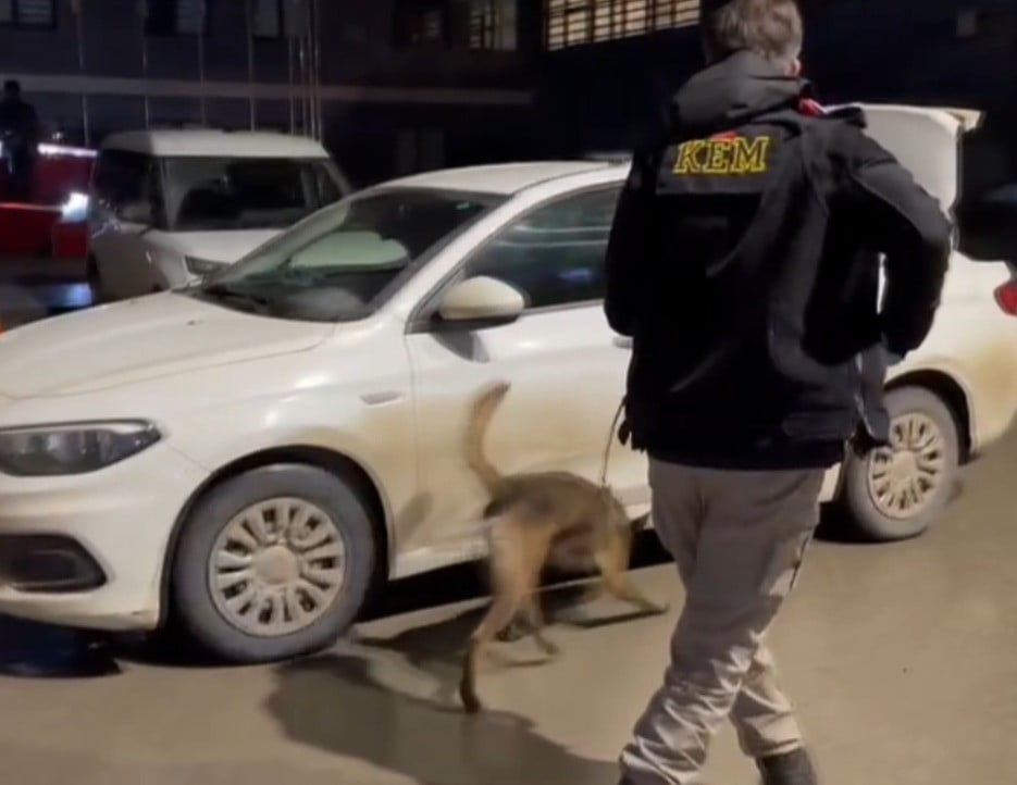 KAHRAMANMARAŞ'TA DÜZENLENEN UYUŞTURUCU OPERASYONUNDA 3 KİŞİ TUTUKLANDI