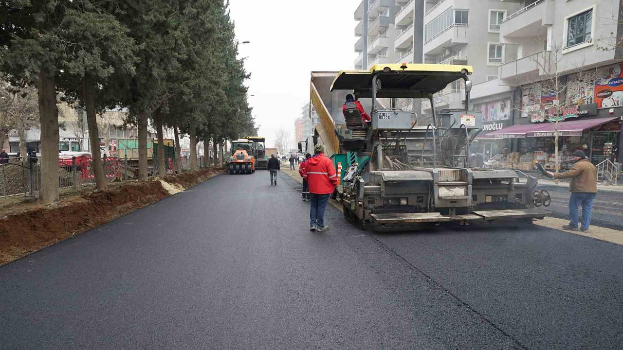 KAHRAMANMARAŞ BÜYÜKŞEHİR BELEDİYESİ, AZERBAYCAN BULVARI’NDA ALTYAPI İMALATLARI TAMAMLANAN KISIMDA...