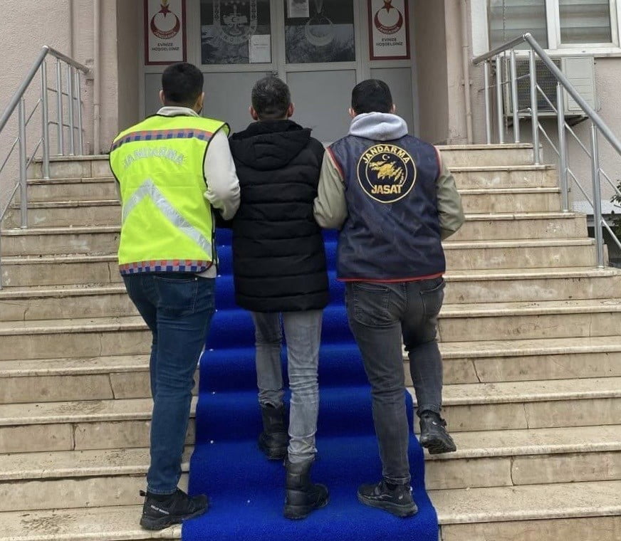 KAHRAMANMARAŞ DÜZENLENEN OPERASYONEL FAALİYETLERDE 12 KİŞİ TUTUKLANDI .