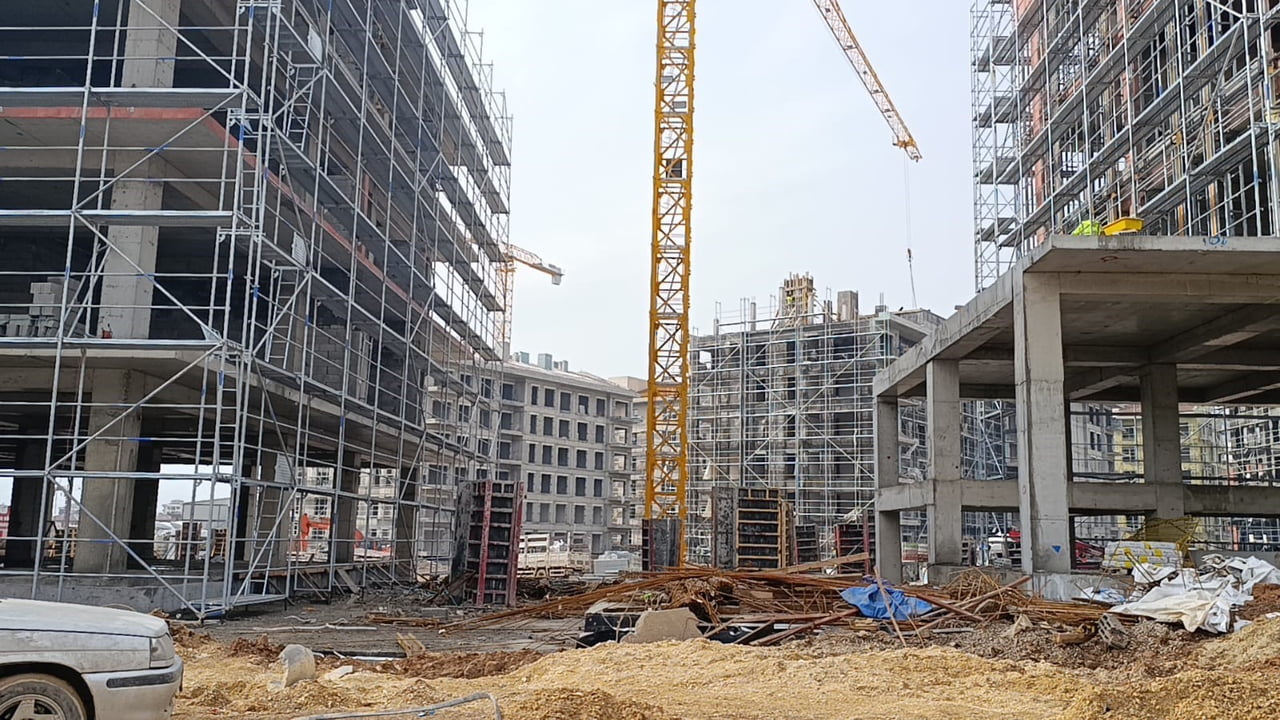 KAHRAMANMARAŞ’TA İNŞAAT KAZASI: 1 İŞÇİ YARALANDI