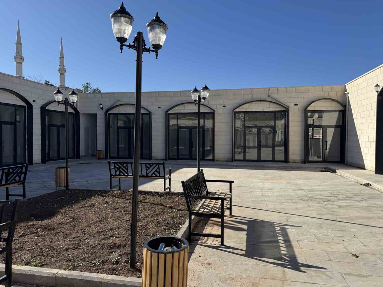 KAPLICA TURİZMİNİ DÖRT MEVSİME YAYMAYI AMAÇLAYAN BUTİK ÇARŞI YAPIMI TAMAMLANDI