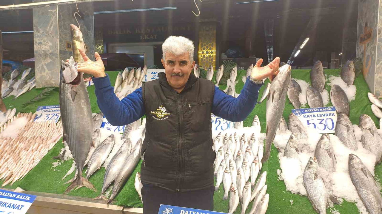 KAR YAĞIŞININ ARTMASIYLA, KAYSERİ’DEKİ TEZGAHLARDA BALIK BOLLUĞU YAŞANIYOR.