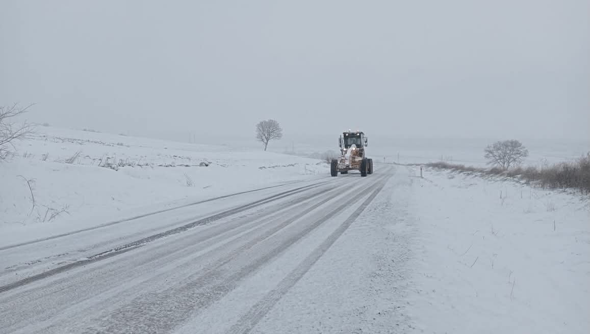 KAR YAĞIŞININ BEREKETİ EDİRNE GENELİNDE HİSSEDİLİRKEN, MUHTEMEL OLUMSUZLUKLARA KARŞI EKİPLER...