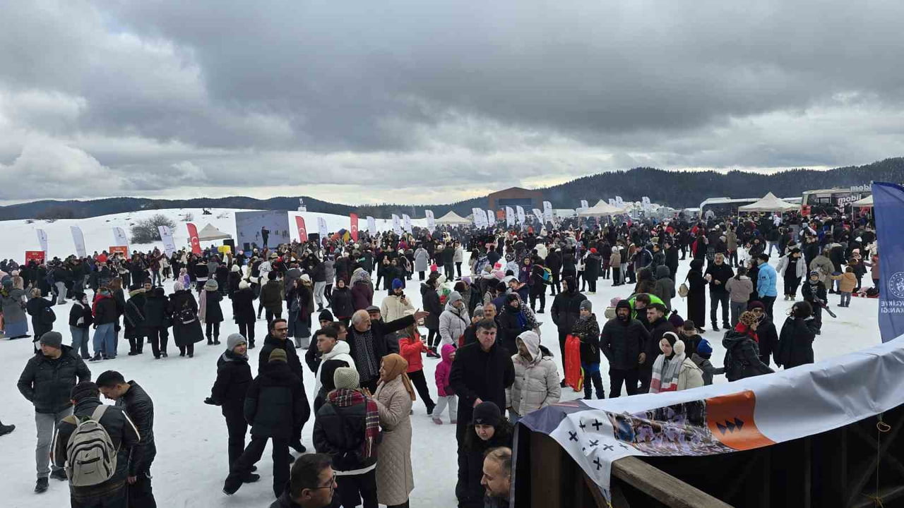 KARABÜK BELEDİYESİ TARAFINDAN BU YIL İLK KEZ DÜZENLENEN KELTEPE KAYAK FESTİVALİ, YÜZLERCE...