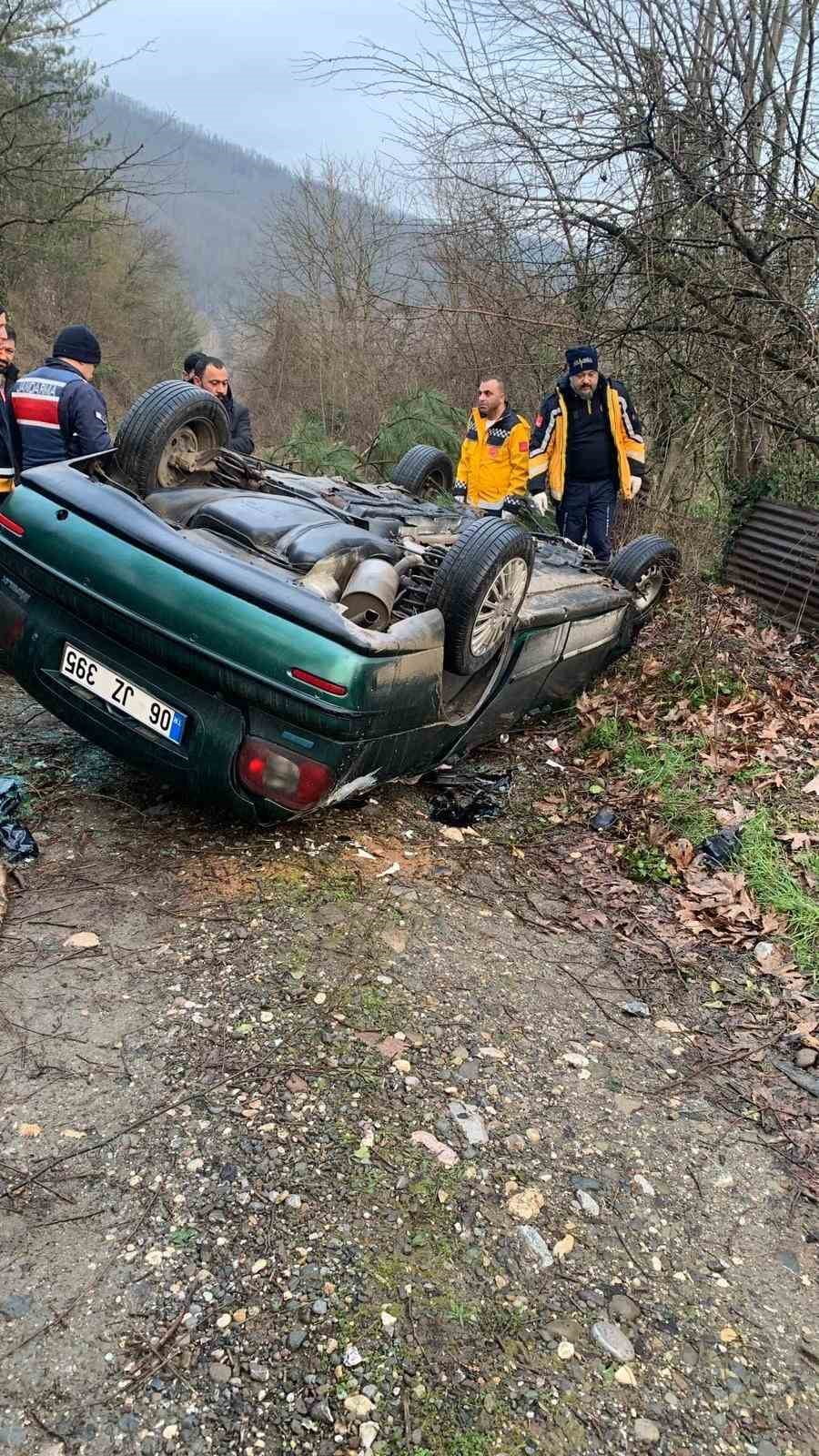 KARABÜK’ÜN YENİCE İLÇESİNDE KONTROLDEN ÇIKAN OTOMOBİLİN TAKLA ATMASI SONUCU 1 KİŞİ YAŞAMINI...