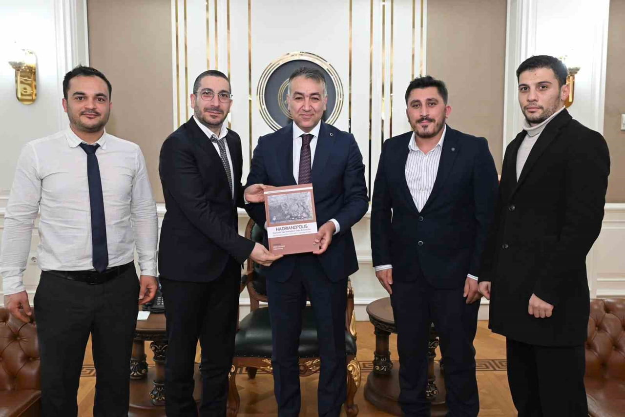 KARABÜK VALİSİ OKTAY ÇAĞATAY, ESKİPAZAR İLÇESİNDE KAZI ÇALIŞMALARINI SÜRDÜREN HADRİANOPOLİS ANTİK...