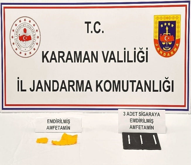 KARAMAN'DA JANDARMANIN YAPTIĞI UYGULAMALARDA PEÇETE VE SİGARAYA EMDİRİLMİŞ UYUŞTURUCU ELE...