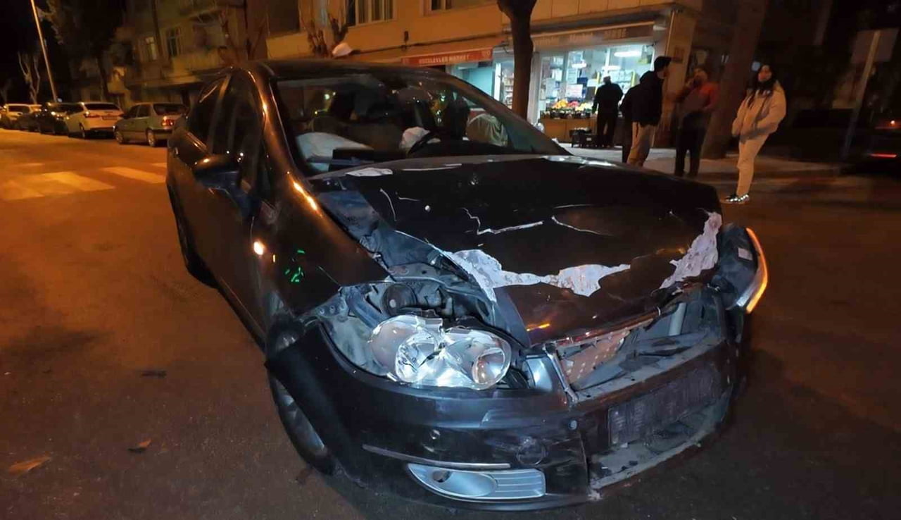 KARAMAN’DA İKİ OTOMOBİLİN ÇARPIŞMASI SONUCU MEYDANA GELEN TRAFİK KAZASINDA 1 KİŞİ...