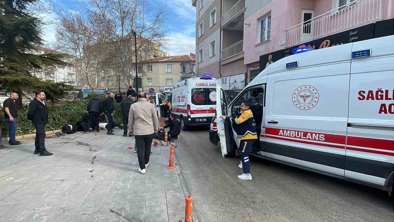 KARAMAN’DA SOKAK ORTASINDA SİLAHLI SALDIRIYA UĞRAYAN BABA VE 3 OĞLUNDAN BİRİNİN OLAY GÜNÜ HAYATINI...