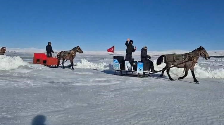 KARS VE ARDAHAN’IN ORTAK DEĞERİ OLAN ÇILDIR GÖLÜ, ETKİLİ OLAN SOĞUK HAVA DALGASININ ARDINDAN...