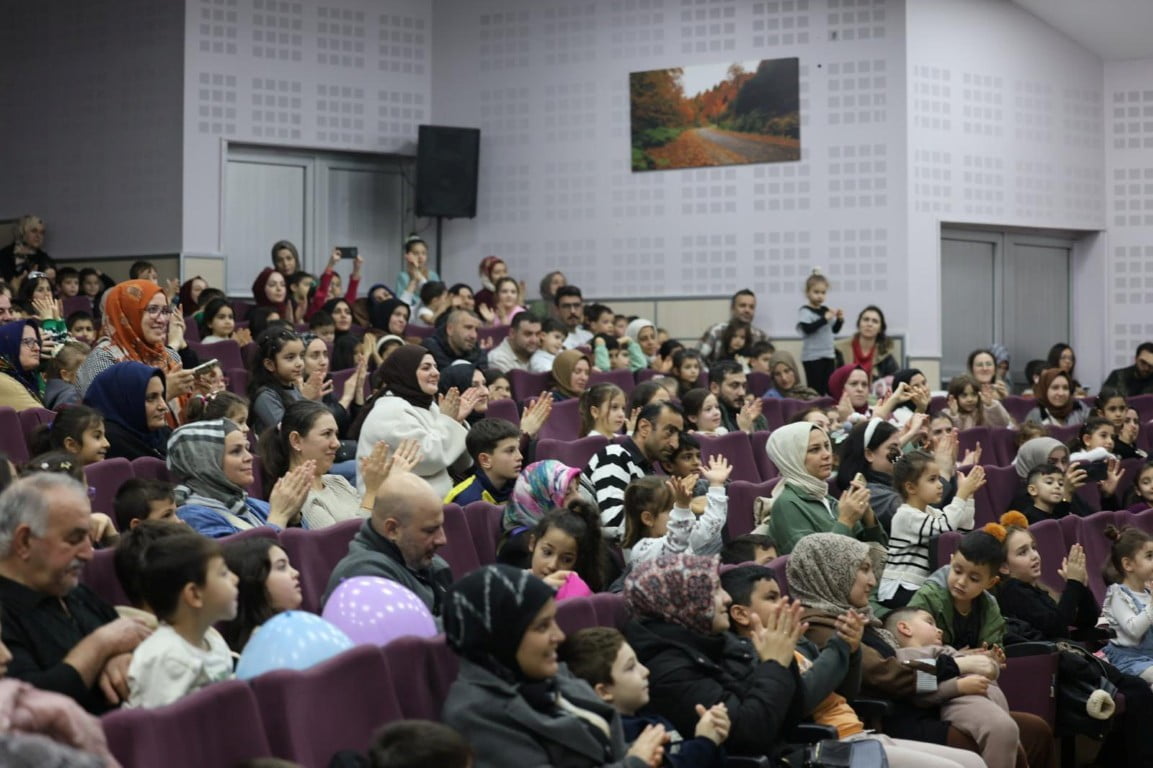 KARTEPE BELEDİYESİ TARAFINDAN YARIYIL TATİLİ ETKİNLİKLERİ KAPSAMINDA DÜZENLENEN "KARLAR DİYARI"...