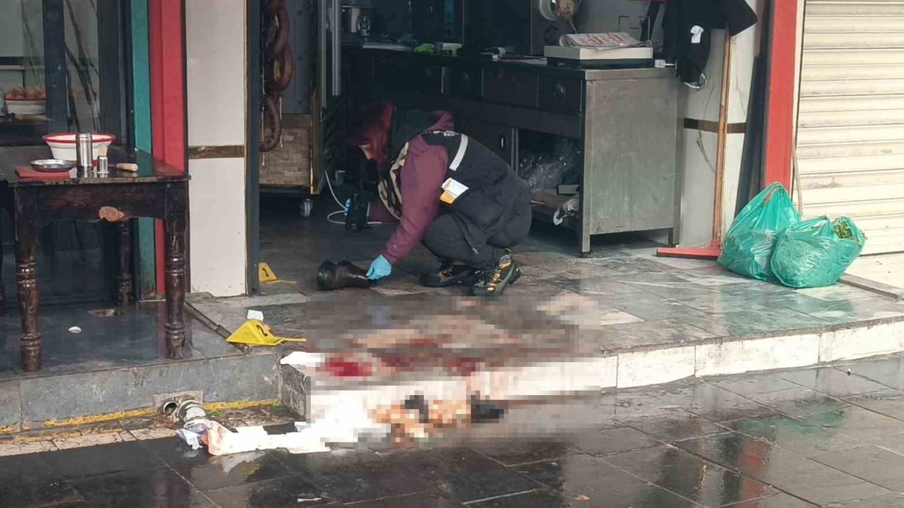 KASAP DÜKKANINA SİLAHLI SALDIRI: 2 YARALI