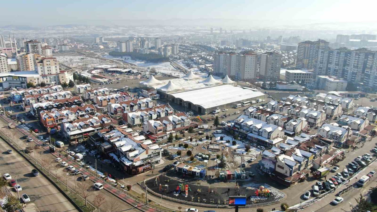 KASTAMONU’DA 3 GÜNDÜR YAŞANAN SU KESİNTİSİ SONRASI KASTAMONU BELEDİYESİ TARAFINDAN PLANLI SU...