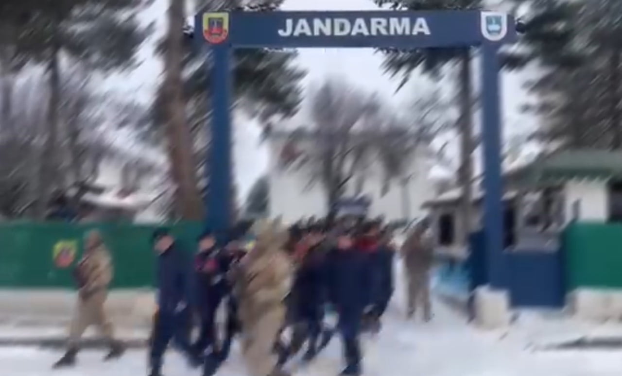 KASTAMONU’NUN DEVREKANİ İLÇESİNDE 9 FARKLI ADRESE EŞ ZAMANLI GERÇEKLEŞTİRİLEN UYUŞTURUCU...