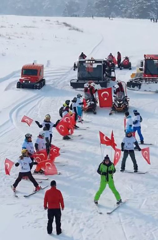 KAYAK SEZONU AAÇILDI, VALİ KAYAKSEVERLERİ DAVET ETTİ. (OLGUN YILDIZ/ARDAHAN-İHA)