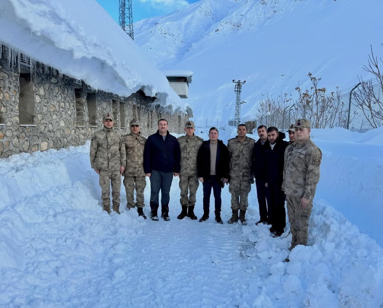 KAYMAKAM ARIKAN’DAN BAŞBAĞLAR KARAKOLU’NA ZİYARET