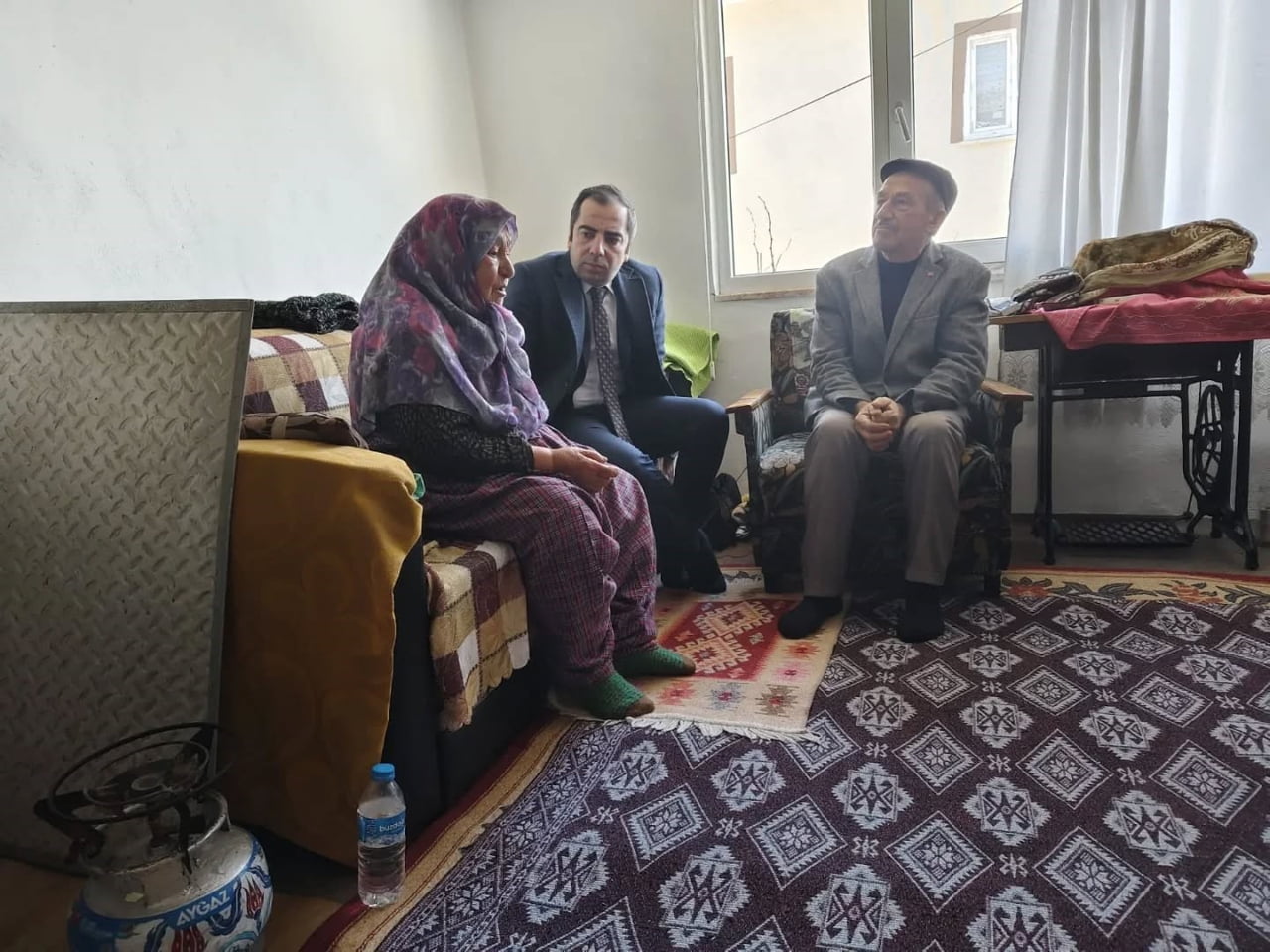 KAYMAKAM UÇAR’DAN YULARIÇAYLI KÖYÜ’NDE GÖNÜL KÖPRÜSÜ