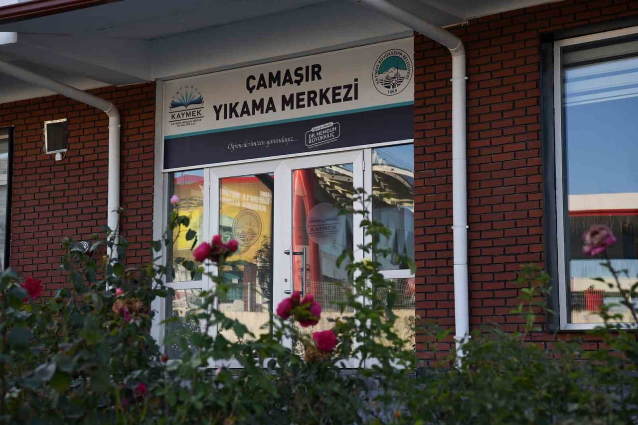 KAYSERİ BÜYÜKŞEHİR BELEDİYE BAŞKANI DR. MEMDUH BÜYÜKKILIÇ’IN GENÇ DOSTU BELEDİYECİLİK ANLAYIŞIYLA...