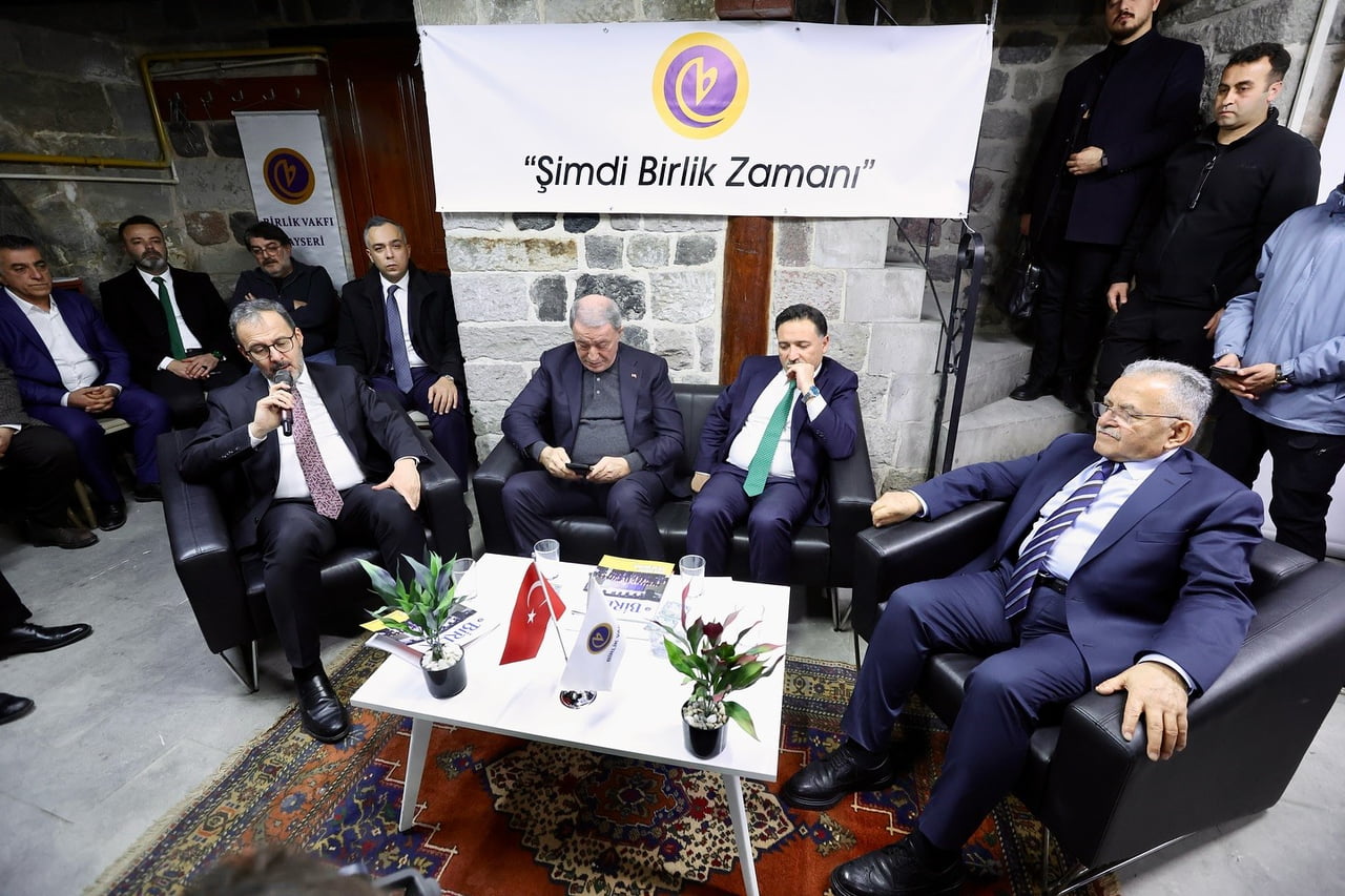 KAYSERİ BÜYÜKŞEHİR BELEDİYE BAŞKANI DR. MEMDUH BÜYÜKKILIÇ; TÜRKİYE BÜYÜK MİLLET MECLİSİ (TBMM)...