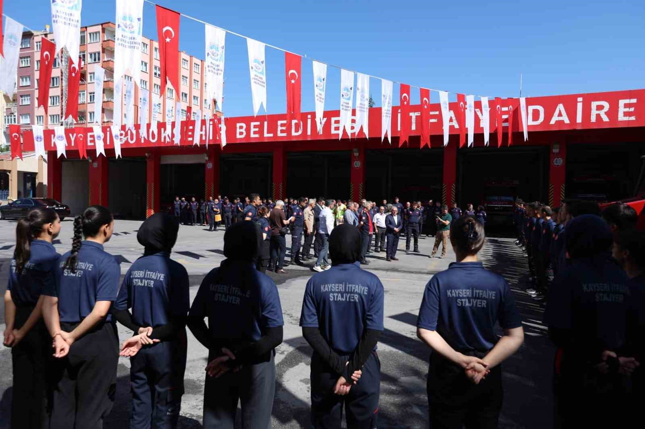 KAYSERİ BÜYÜKŞEHİR BELEDİYESİ İTFAİYE DAİRE BAŞKANLIĞI EKİPLERİ, 2025 YILINDA 11 BİN 298 İTFAİ...
