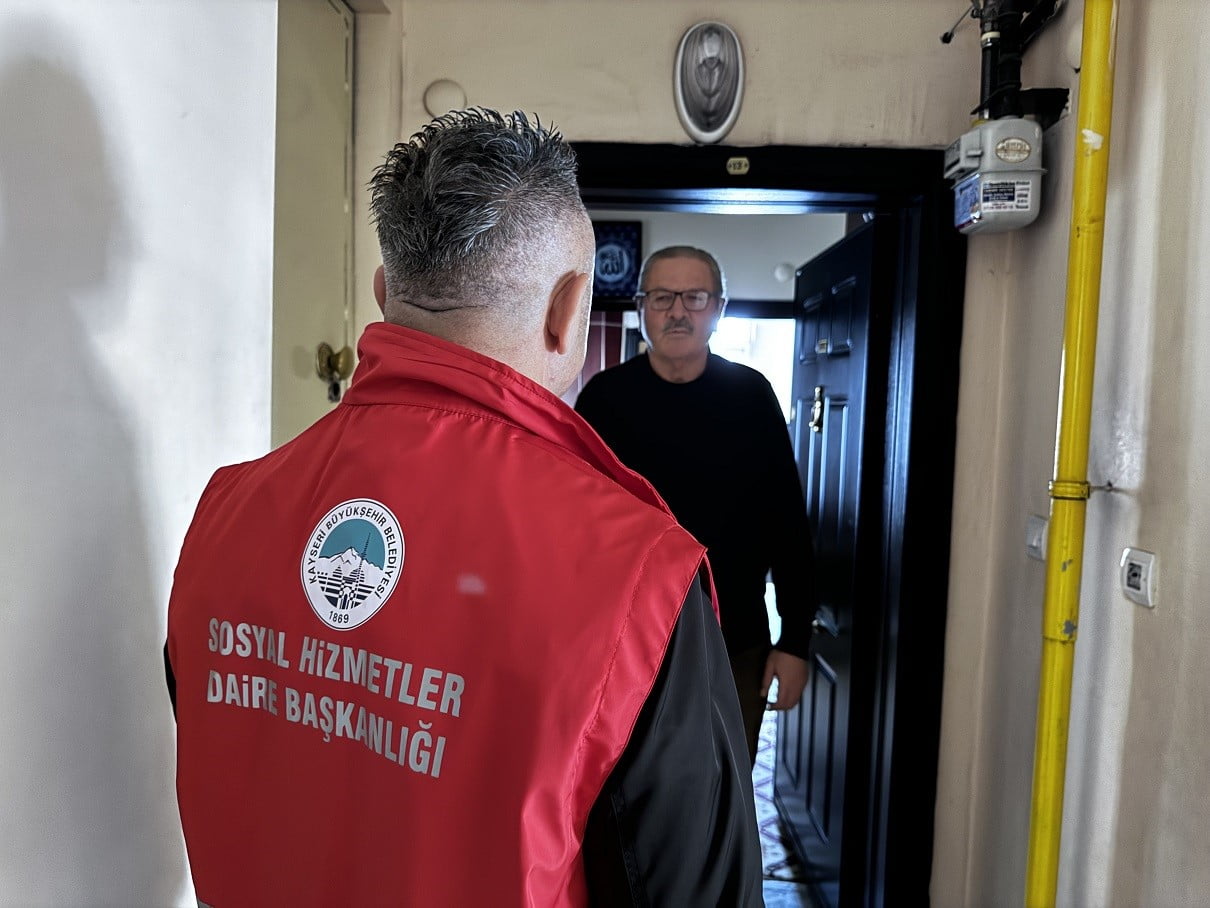 KAYSERİ BÜYÜKŞEHİR BELEDİYESİ, YAŞLI EVDE DESTEK HİZMETLERİ (YADES) İLE 2025 YILINDA, DESTEĞE...