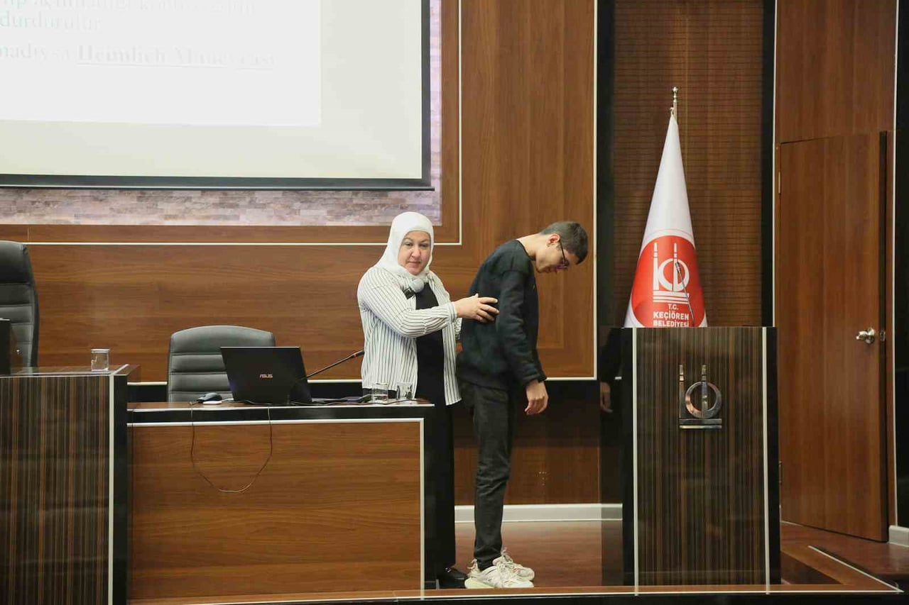 KEÇİÖREN BELEDİYESİ, KURUM BÜNYESİNDE STAJ YAPAN ÖĞRENCİLERE HEM İŞ ORTAMINDA HEM DE SOSYAL...