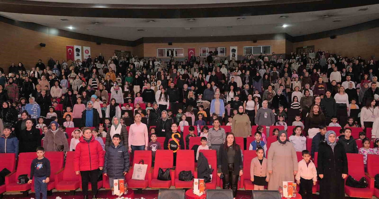 KEÇİÖREN BELEDİYESİ ŞEHİR TİYATROLARI TARAFINDAN ARA TATİLE ÖZEL OLARAK NEŞET ERTAŞ SANAT VE...