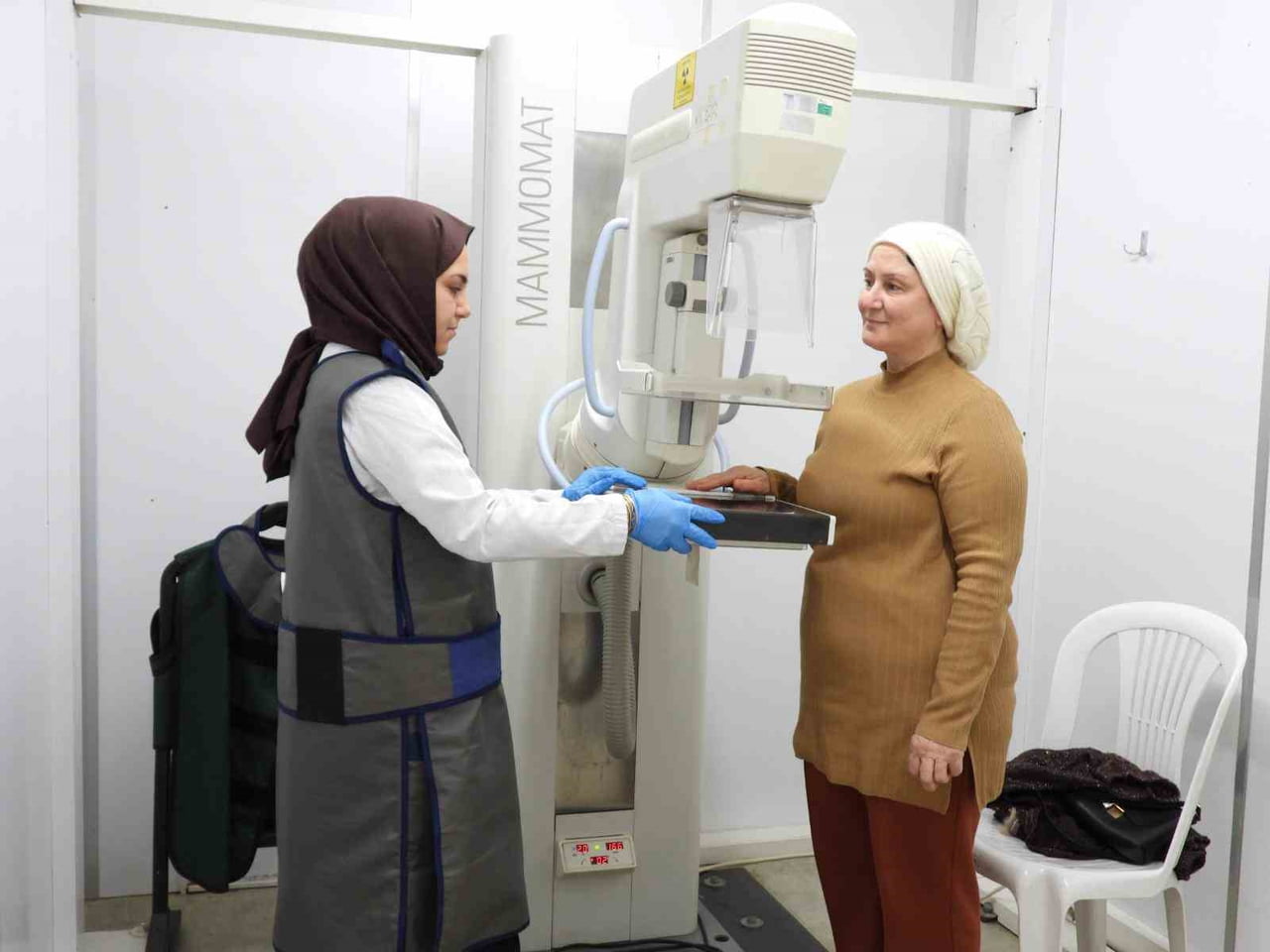 KEPEZ BELEDİYESİ, SERVİKS (RAHİM AĞZI) KANSERİ FARKINDALIK AYI KAPSAMINDA  MOBİL SAĞLIK MERKEZİ...