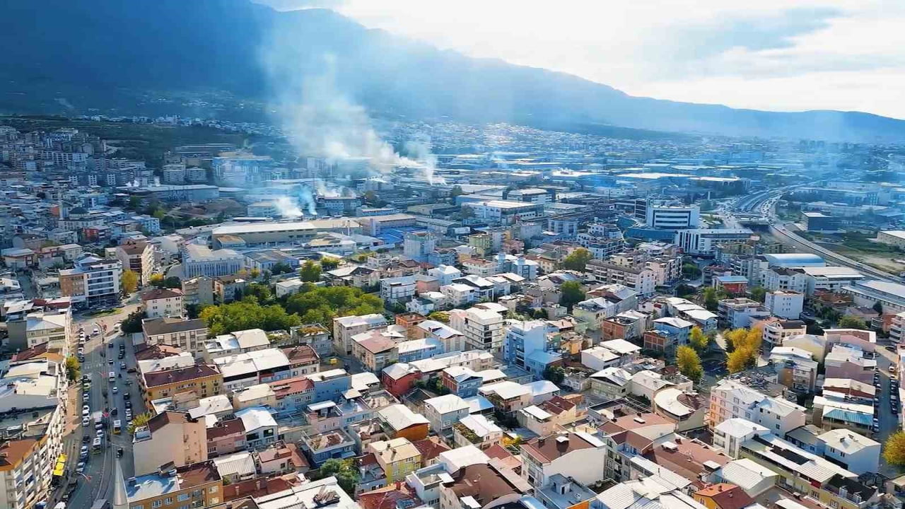 KESTEL BELEDİYE BAŞKANI FERHAT EROL, İLÇENİN EN BÜYÜK SORUNLARINDAN BİRİ OLAN HAVA KİRLİLİĞİNİN...